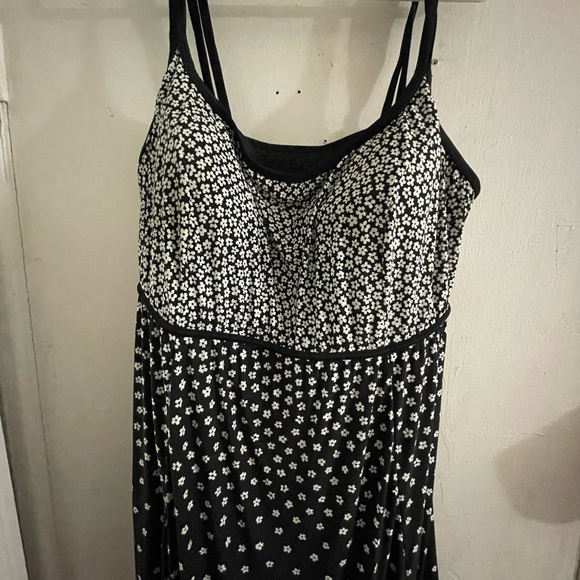 Daisy swimsuit,  one piece - Picture 4 of 8